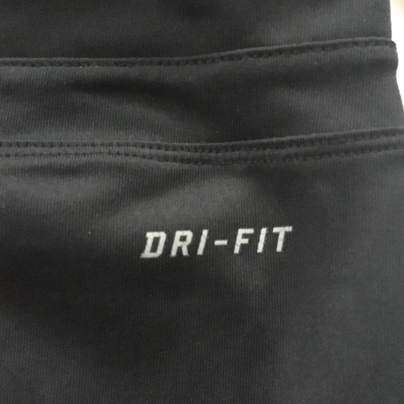 NIKE Dry Fit Capri Length Leggings - Picture 6 of 9